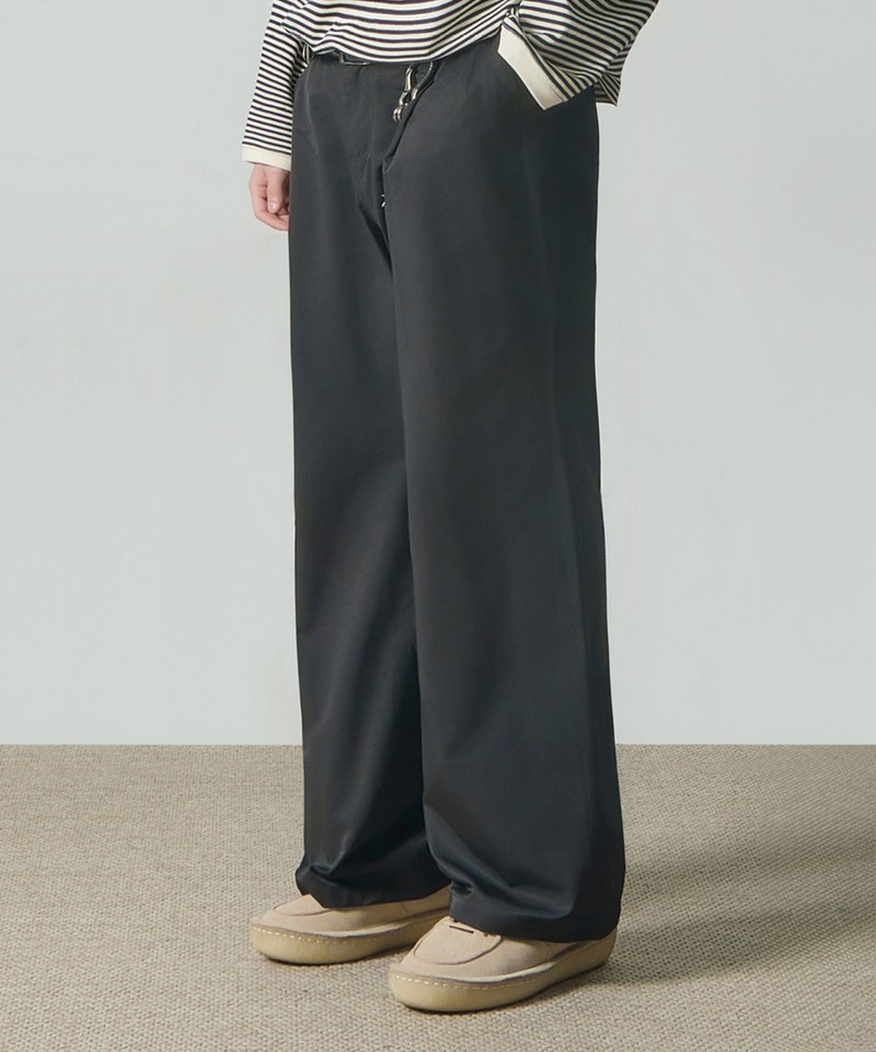 打褶休閒長褲 ASI HALF BANDING FLARE FIT SLACKS