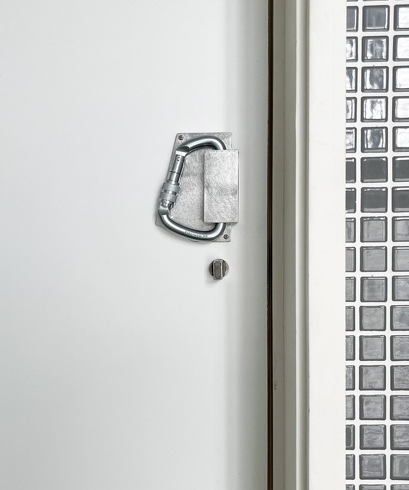 MOA3906-242 扣壁鉤 Carabiner Wall Hook ＆ Door Handle