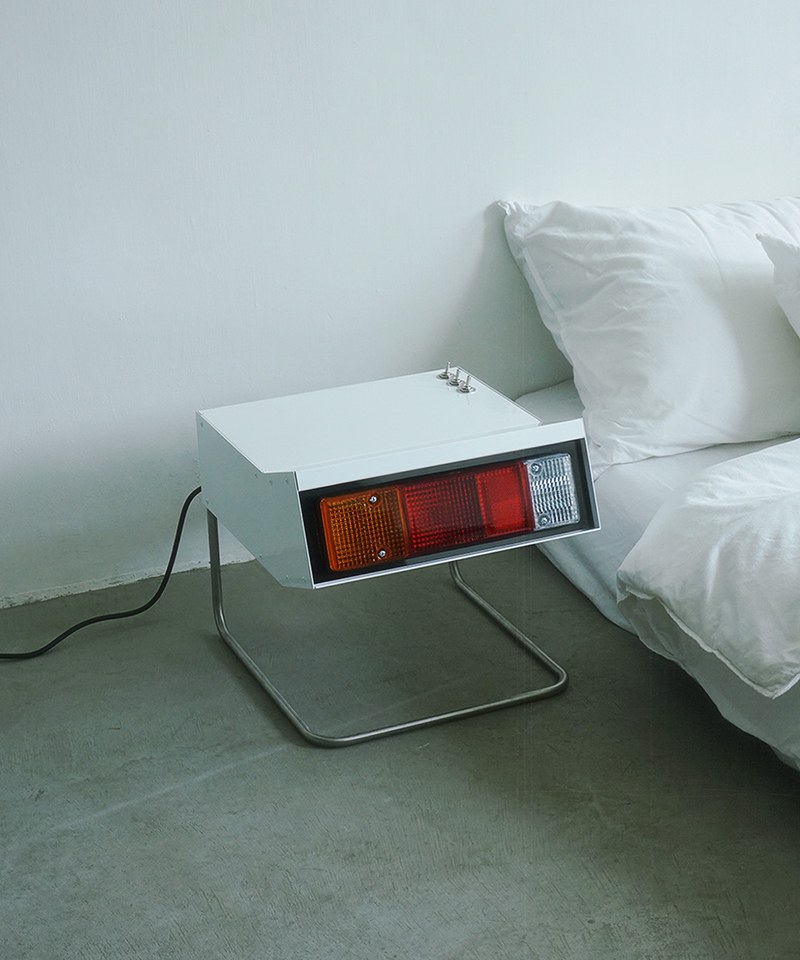 MOA3908-242 車燈邊桌 L300 Car Light Side Table