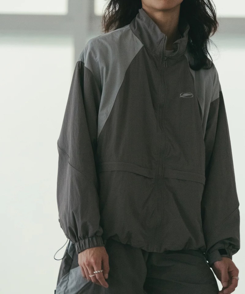 SNS1114W-242 短版立領運動外套 Slash Technical Jacket