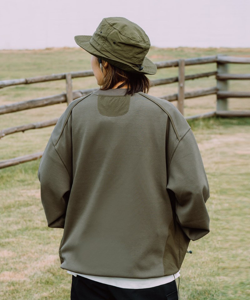 雙口袋上衣 Two Pockets Outdoor Sweater