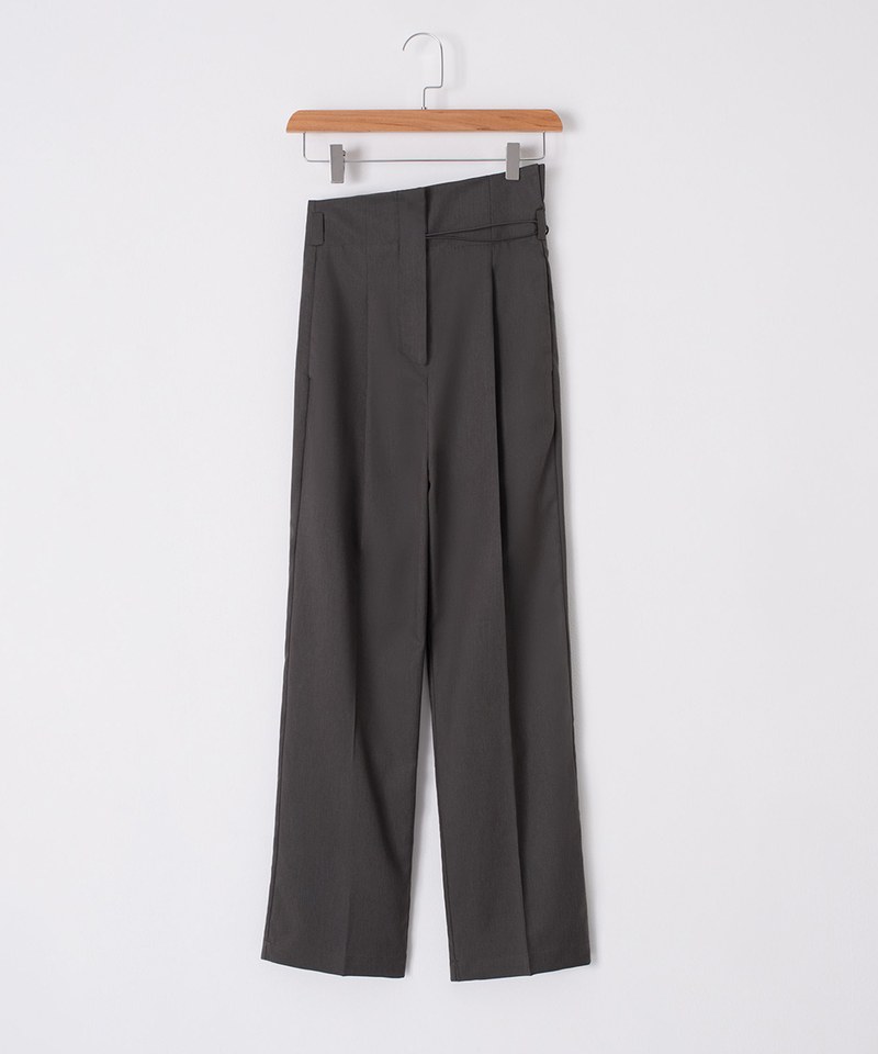 MOG99137 LAB-高腰斜切線條錐形褲 High-rise Tapered Pants