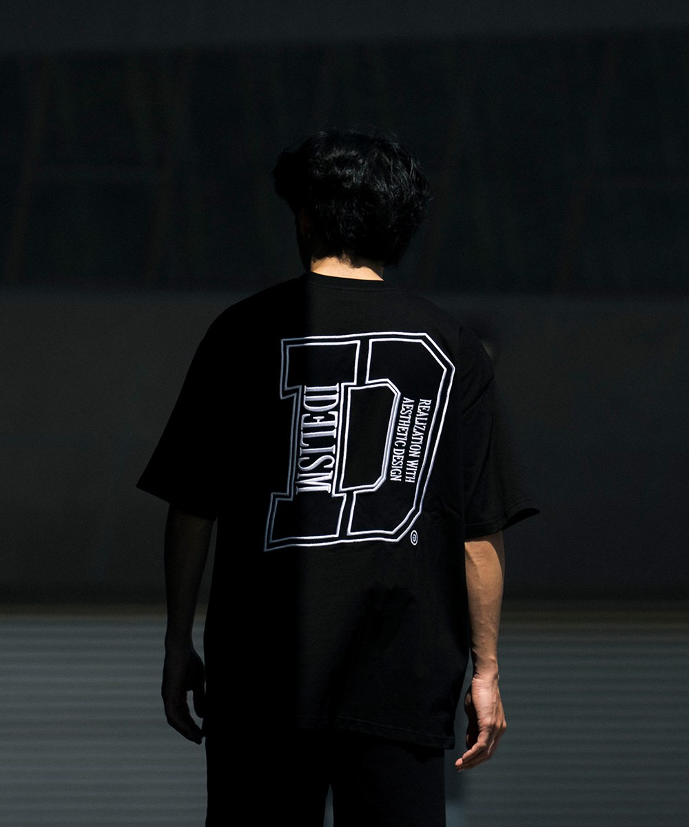 D繡短上衣 D Tee