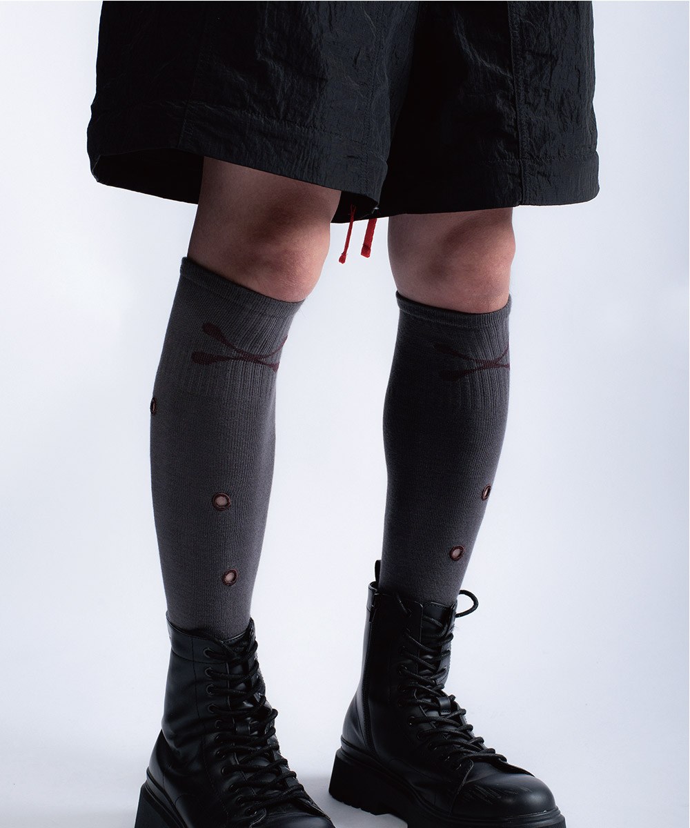 繡眼及膝襪 Eyelet knee socks