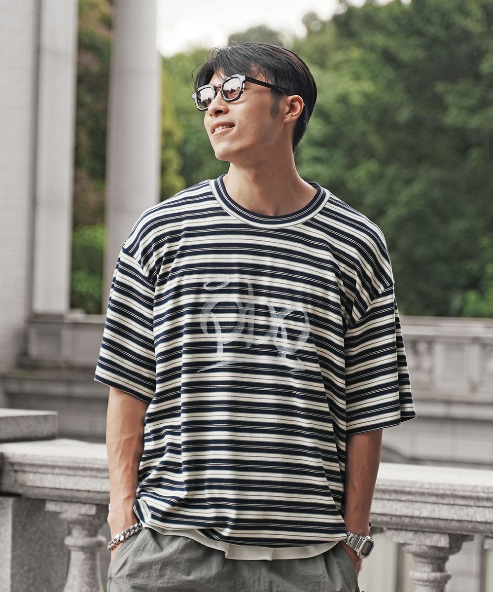 塗鴉條紋短Ｔ LOOSE STRIPED TEE